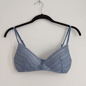 Victoria's Secret Blue Lace No Wire Bra